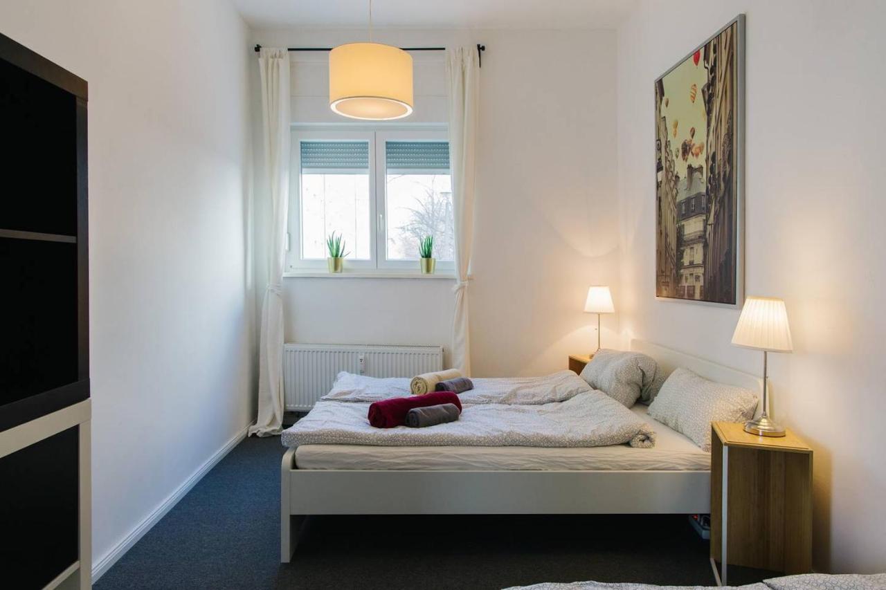 With 3 Bedroom +1.5 Bthrm +a/c In Prenzlauer Berg Vakantiehuis Berlijn