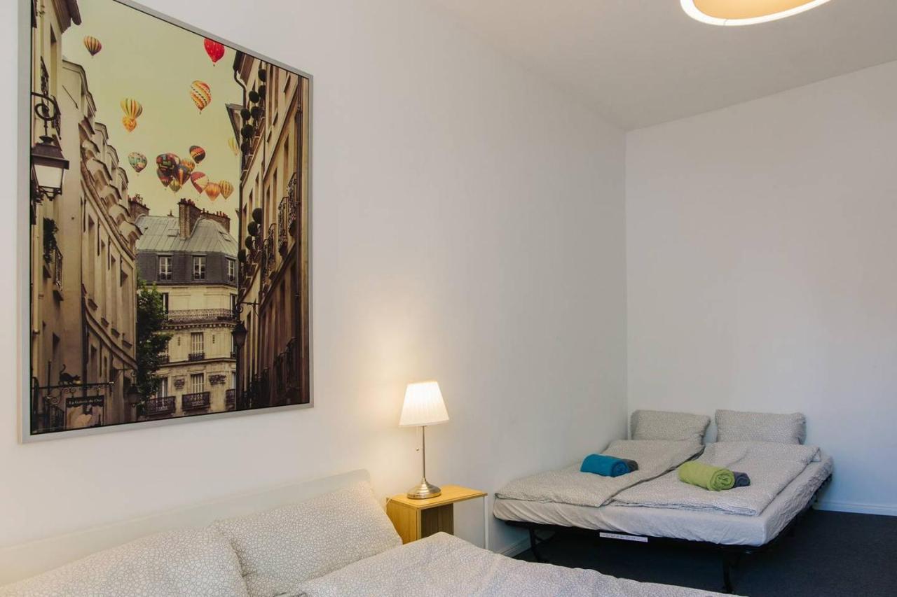 With 3 Bedroom +1.5 Bthrm +a/c In Prenzlauer Berg Berlijn