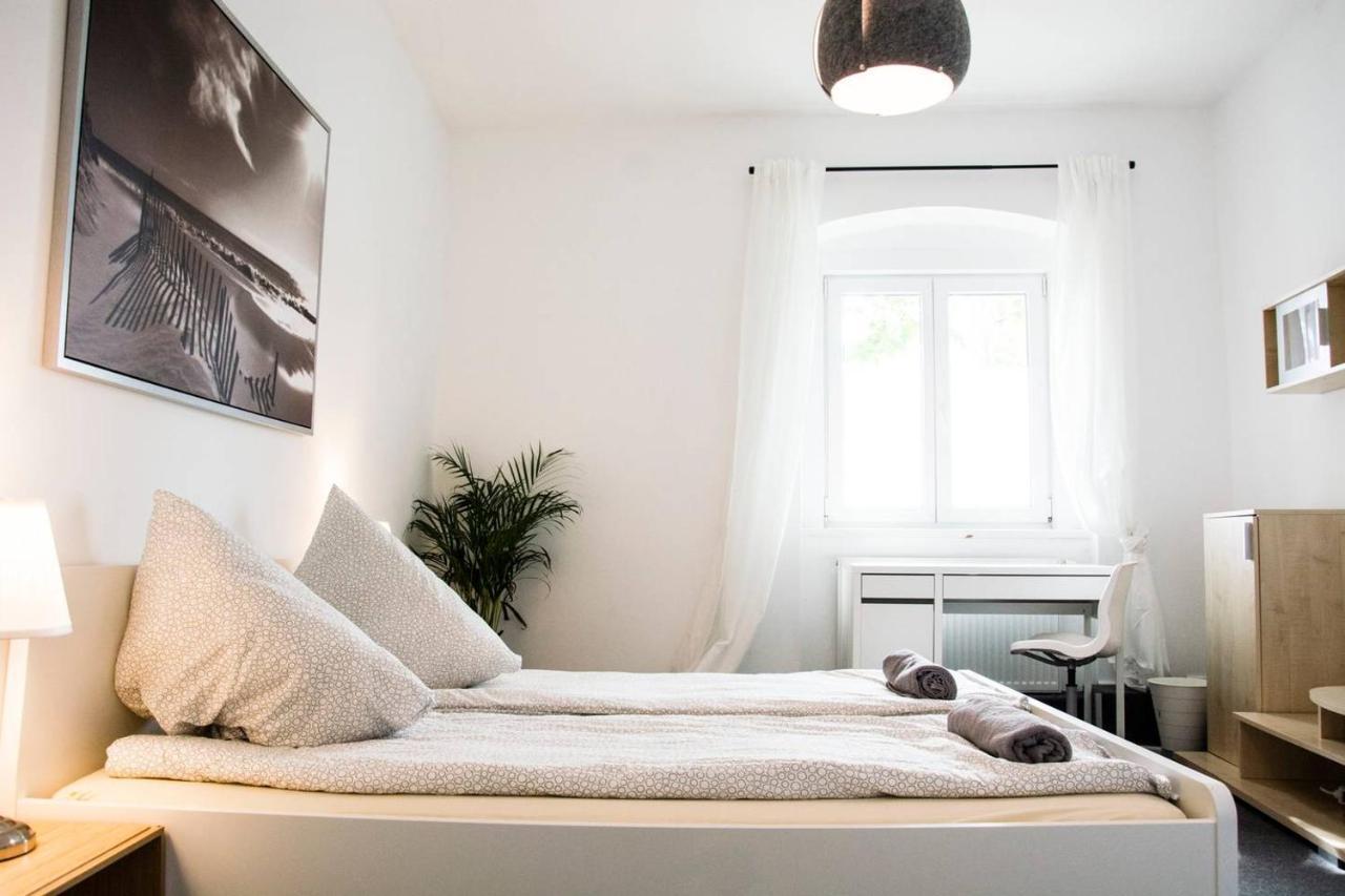 With 3 Bedroom +1.5 Bthrm +a/c In Prenzlauer Berg Vakantiehuis *