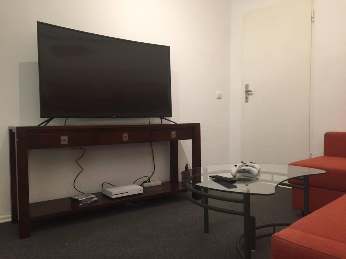Vakantiehuis With 3 Bedroom +1.5 Bthrm +a/c In Prenzlauer Berg